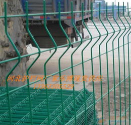 贵阳浸塑护栏网厂家批发安顺三角折弯防护网及园林绿化隔离网规格与特种劳动防护用品销售